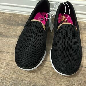 Pull on shoes